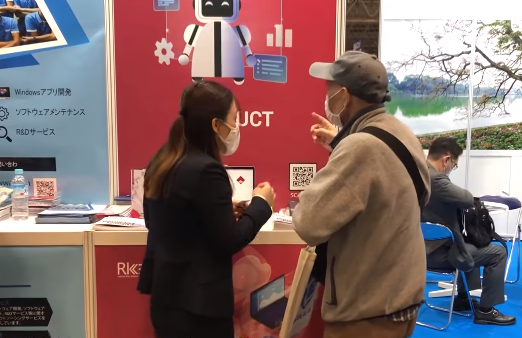 Rikkeisoft giới thiệu sản phẩm robot trợ lý của mình tại triển lãm lớn nhất Nhật Bản Japan IT Week 2020