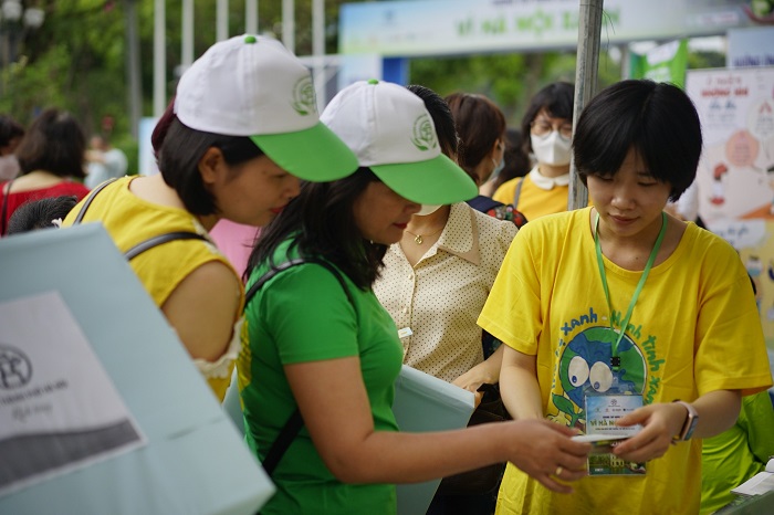 Tổ chức phi chính phủ Live&Learn chia sẻ về các nghiên cứu và nỗ lực giảm thiểu ô nhiễm không khí đang được Hà Nội triển khai trong những năm gần đây