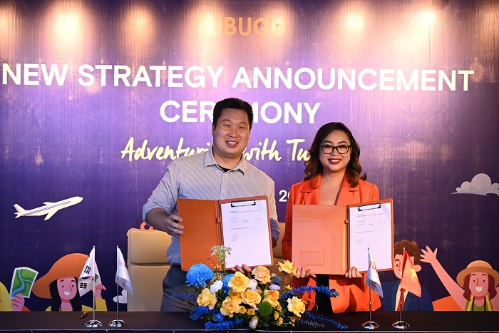 Chris Kim (TheVentures) và Annie Vũ (Tubudd) ký kết đầu tư trong năm 2022 | Ảnh: BTC