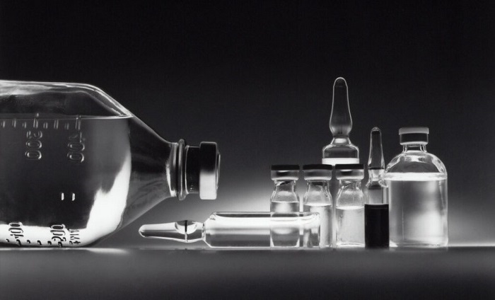Nước siêu tinh khiết dùng trong nhiều ngành nghề như dược, lab, bán dẫn.| Ảnh minh họa: Istock