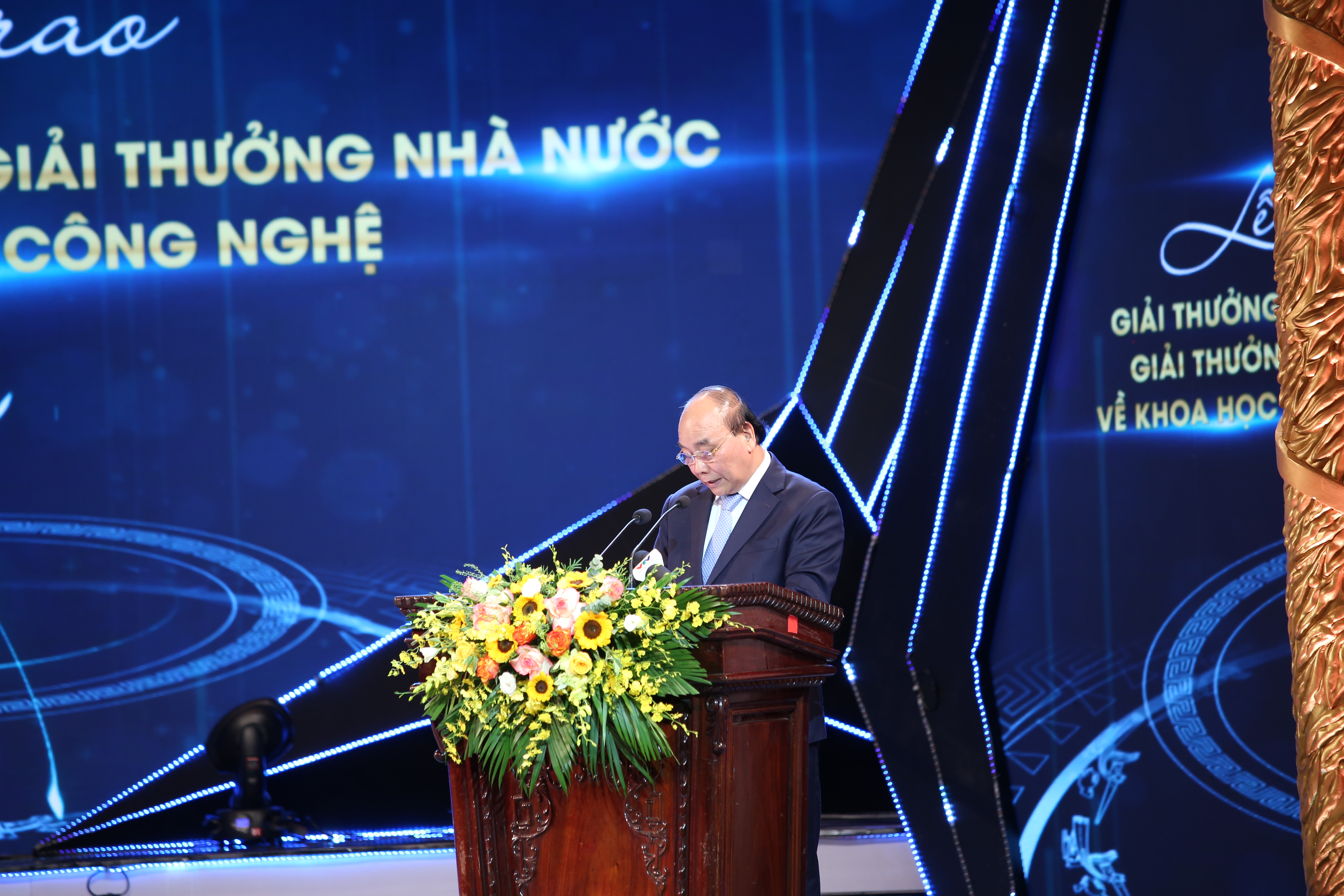 Chủ tịch nước Nguyễn Xuân Phúc phát biểu trong lễ trao giải. Ảnh: TA