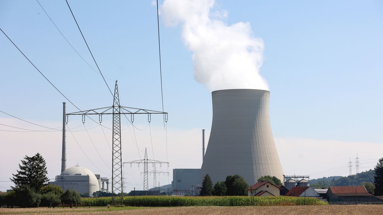 Nhà máy điện hạt nhân Isar 2 của Đức. Ảnh: CNN