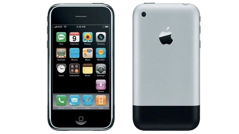 Chiếc iPhone đầu tiên ra mắt năm 2007.