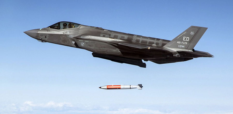 Máy bay chiến đấu F-35 thử nghiệm thả bom B61-12. Ảnh: Bộ Quốc phòng Mỹ