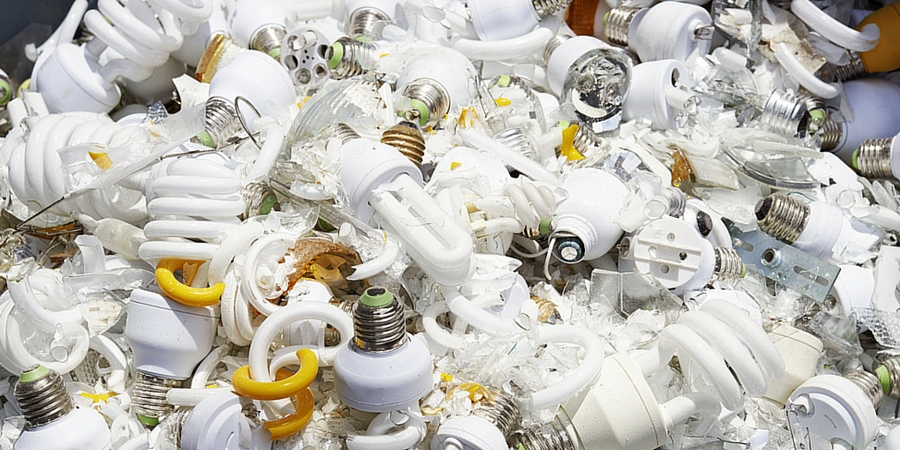 Một số thiết bị sử dụng năng lượng có hiệu suất thấp như bóng đèn compact sẽ bị loại bỏ kể từ ngày 15/7. Nguồn: Thelightbulbco.uk