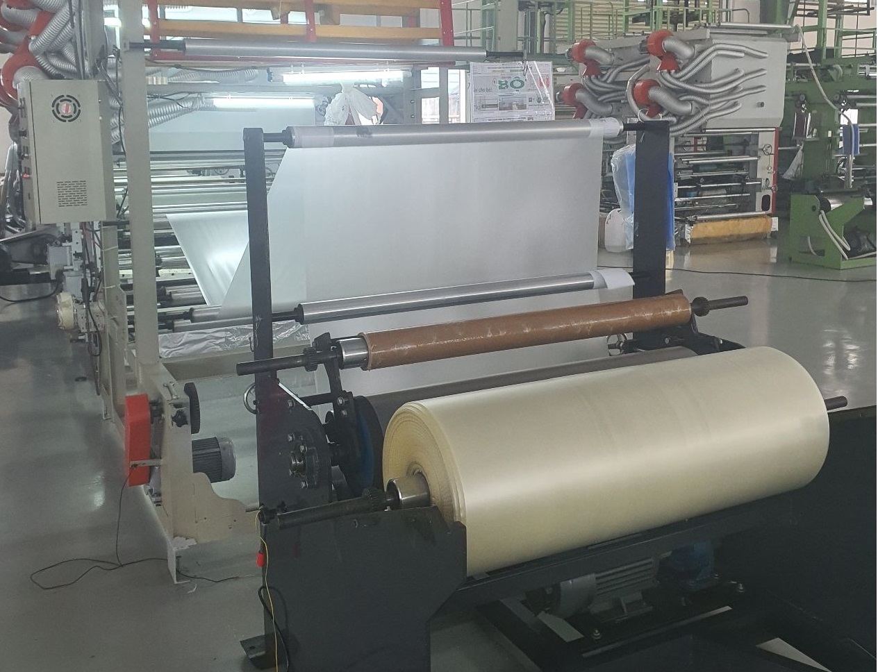 Một góc nhà máy sản xuất bao bì nhựa của PVA PRO. Ảnh: Raphael Cazalbou via Linkedin