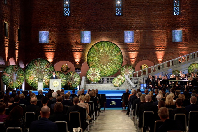 Khung cảnh lễ trao giải Nobel tại Stockholm, Thụy Điển năm 2021. Ảnh: Reuters