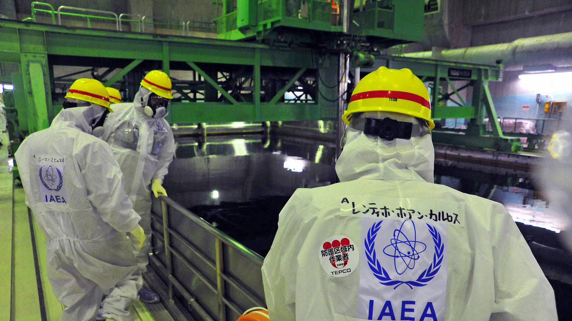 Đội đặc nhiệm của IAEA làm việc tại Nhật Bản.