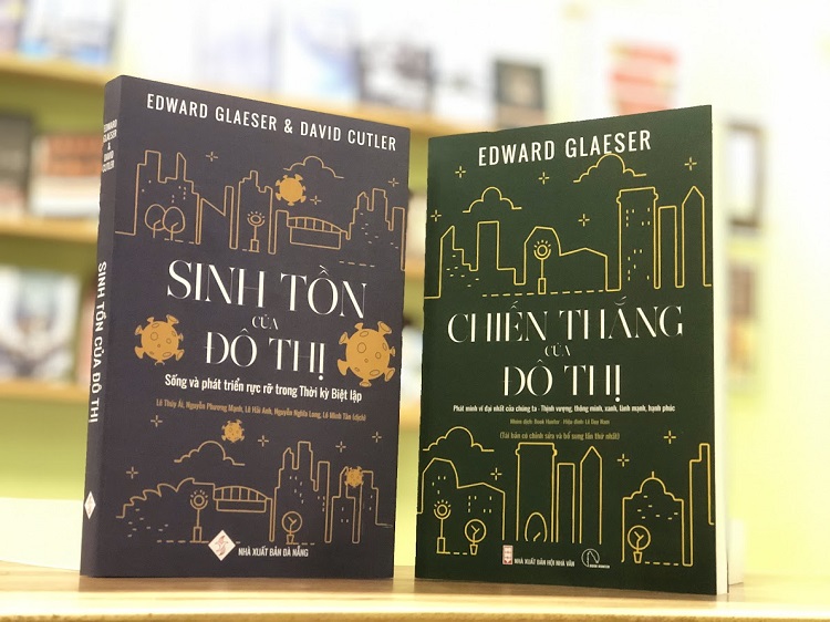 Hai tác phẩm đã được xuất bản ở Việt Nam của Edward Glaeser. Ảnh: HTN