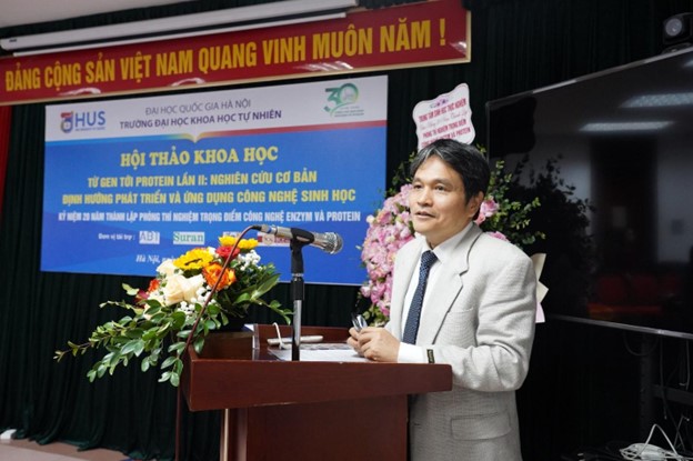 PGS.TS. Trần Quốc Bình, Phó Hiệu trưởng Trường ĐHKHTN phát biểu.