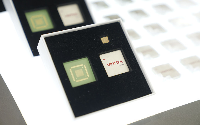 Chip 5G DFE của Viettel được trình làng hôm 28/10/2023 là một trong những thiết kế chip 5G đầu tiên được phát triển và thử nghiệm thành công bởi các kỹ sư Việt Nam. Ảnh: Viettel
