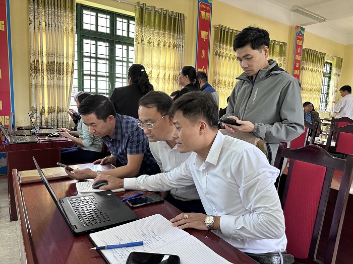 Tập huấn giáo viên STEM tại phòng giáo dục huyện Si Ma Cai - Lào Cai vào tháng 11/2023. Ảnh: Q.D