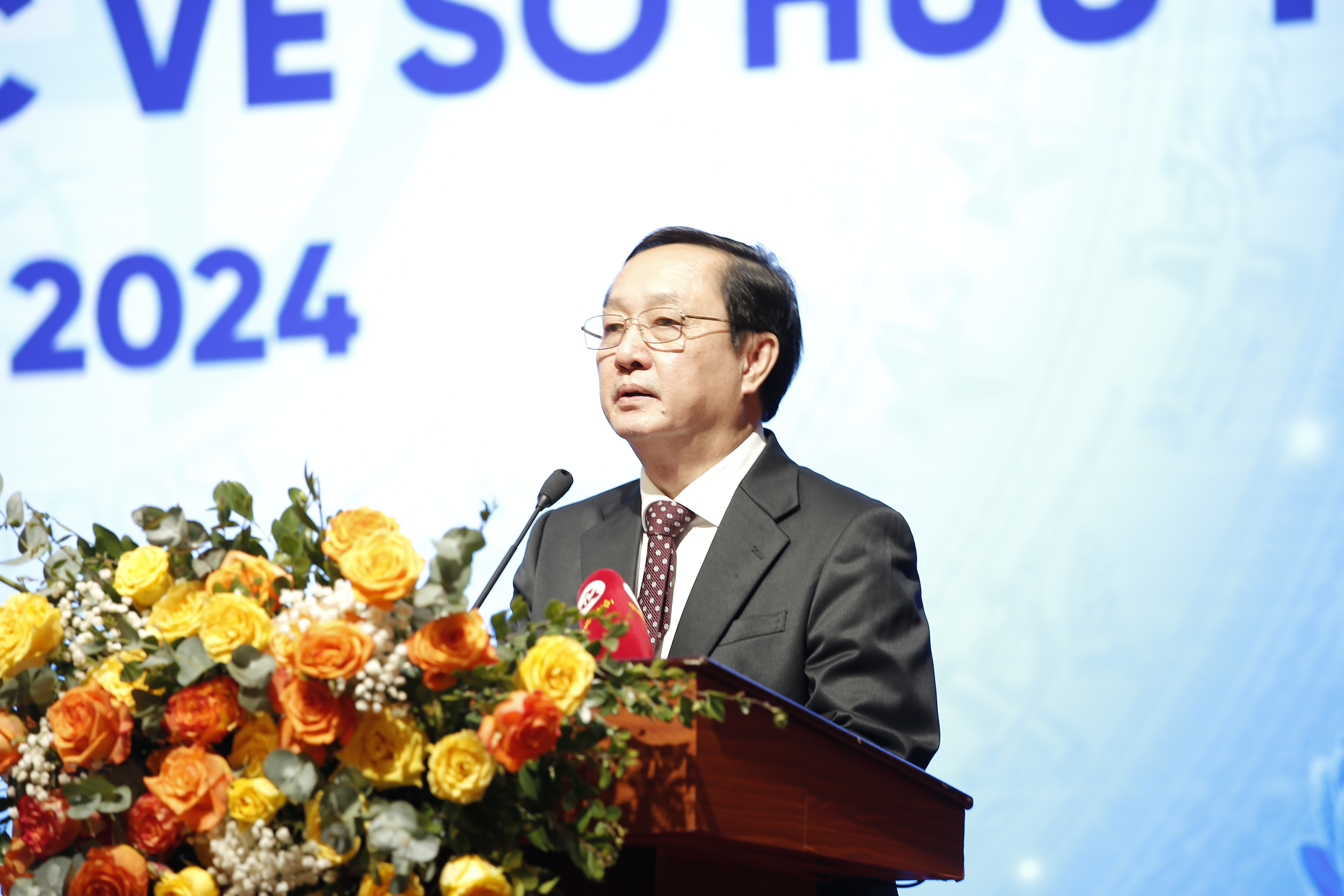 Bộ trưởng Bộ KH&CN Huỳnh Thành Đạt phát biểu trong hội nghị. Ảnh: TA