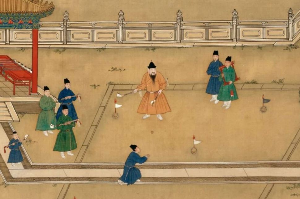 Bức tranh trong cuộn giấy cổ miêu tả một vị hoàng đế Trung Quốc thời nhà Minh chơi trò “chuiwan” cùng với các hoạn quan. Ảnh: History.