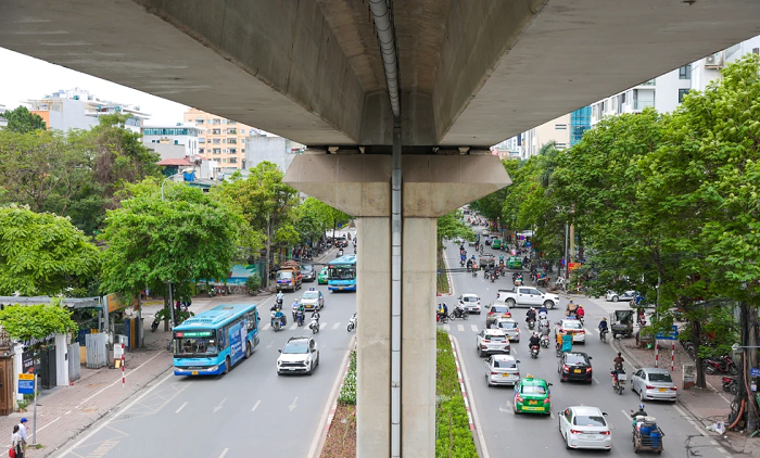 Hà Nội đặt mục tiêu giảm các nguồn ô nhiễm không khí chính, trong đó có giao thông. Ảnh: Vietnam+
