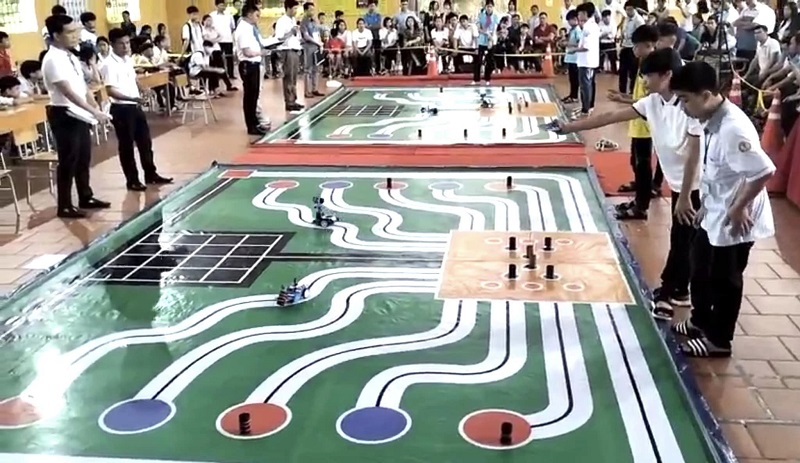 Trong ngày 12 và 13/4/2024, huyện Hữu Lũng, tỉnh Lạng Sơn đã tổ chức Ngày hội STEM cấp huyện kết hợp với hai cuộc thi robot VEX VR và robot Kcbot cấp THCS. Ảnh: ĐHS