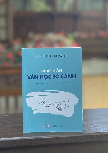 Cuốn sách của Ben Hutchinson do Phạm Phương Chi, Nguyễn Thị Diệu Linh, Tạ Thành Tấn dịch, Khải Minh Book và Nhà xuất bản Đại học Quốc gia Hà Nội ấn hành năm 2022. Nguồn: PPC