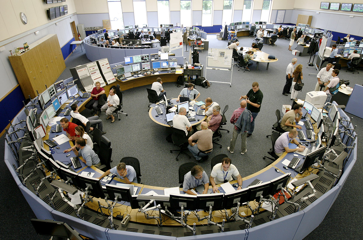 Các nhà nghiên cứu tại CERN (Hội đồng Nghiên cứu hạt nhân châu Âu). Ảnh: Reuters