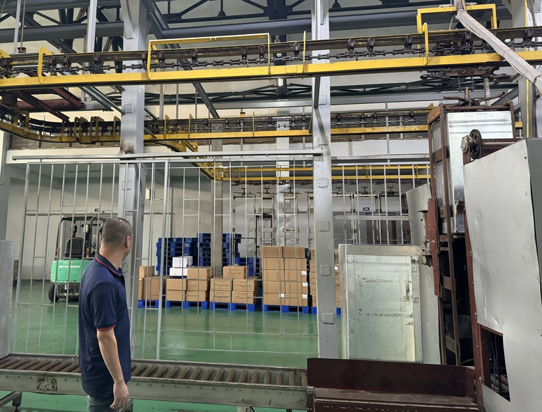 Trung tâm có chức năng nghiên cứu, sản xuất và ứng dụng năng lượng nguyên tử; đồng thời cung cấp dịch vụ kiểm tra vi sinh và chiếu xạ thực phẩm. Trung tâm Chiếu xạ Hà Nội nâng cấp cơ sở chiếu xạ để đáp ứng quy định xuất khẩu hoa quả tươi. Ảnh: VGP