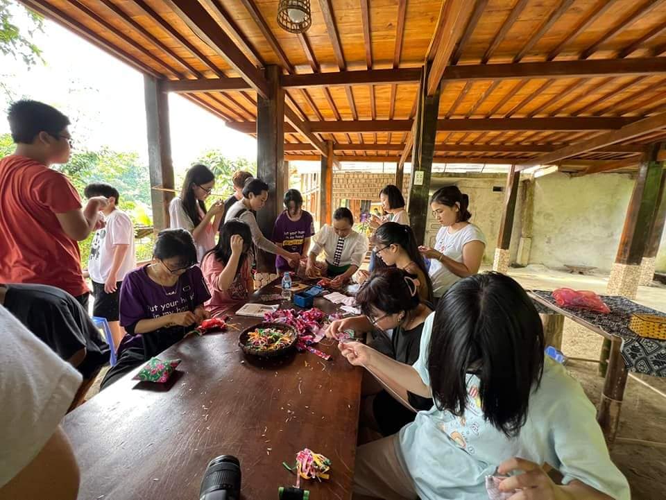 Trải nghiệm làm quả còn ở Hà Khuyên Homestay.