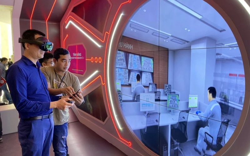 Doanh nghiệp khoa học và công nghệ trình diễn sản phẩm trí tuệ nhân tạo.