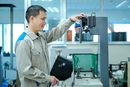 Kiểm tra chất lượng sản phẩm. Ảnh: quatest1.com.vn