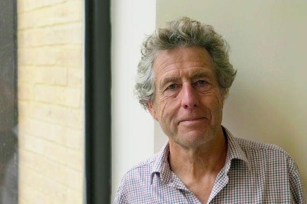 Tim Palmer là giáo sư nghiên cứu của Hội Hoàng gia tại Khoa Vật lý Đại học Oxford, ông cũng là tác giả chính của các báo cáo đánh giá khí hậu của IPCC. Ảnh: University of Oxford.