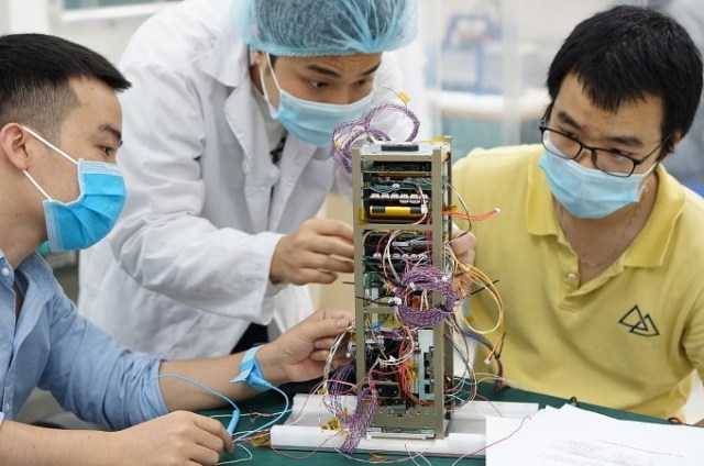 Vệ tinh NanoDragon được thiết kế, tích hợp bởi Trung tâm vũ trụ Việt Nam. Ảnh VNSC