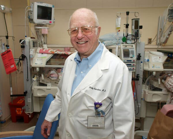 Sunshine: Bác sĩ nhi Philip Sunshine (1930-2025) là người tiên phong mở ra chuyên ngành sơ sinh, giúp tăng tỷ lệ sống sót của trẻ sinh non và bệnh nặng. Nguồn: Stanford Medicine Children’s Health