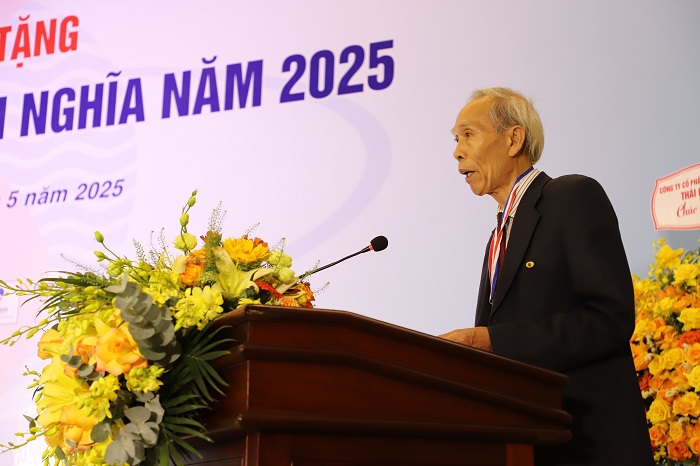 PGS.TS. Vũ Cao Minh đại diện cho nhóm tác giả của công trình Công nghệ hồ treo thu trữ nước vách núi phát biểu tại Lễ trao Giải thưởng Trần Đại Nghĩa năm 2025