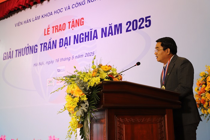 KS. Phạm Đình Thắng - Chủ tịch Hội đồng Quản trị kiêm Tổng Giám đốc Công ty Cổ phần Kỹ thuật công nghiệp Á Châu - đại diện nhóm tác giả công trình “Nghiên cứu, phát triển sản xuất tủ điện trung thế” đạt giải Trần Đại Nghĩa năm 2025 phát biểu. 