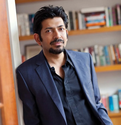 Siddhartha Mukherjee (1970) là Phó giáo sư Y khoa tại Đại học Columbia đồng thời là bác sĩ và nhà nghiên cứu về ung thư. Ông đã tốt nghiệp Đại học Stanford, Đại học Oxford và Trường Y Harvard, có bài đăng trên nhiều tạp chí và tờ báo nổi tiếng như Nature, The New Yorker, New York Times... Ảnh: manasai.co