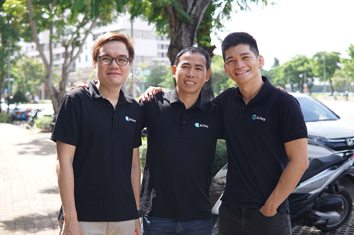 Từ trái qua phải, các nhà đồng sáng lập của AI Hay: Trần Quang Đức, Nguyễn Thọ Chương và Nguyễn Hoàng Hiệp. Ảnh: AI Hay