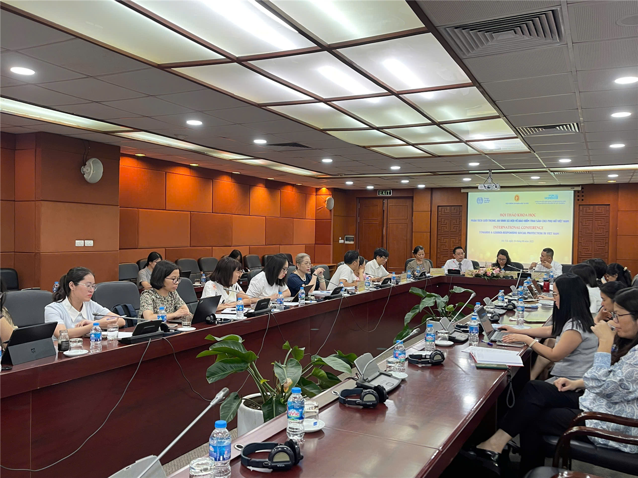 Hội thảo tham vấn ý kiến cho Nghiên cứu “Phân tích giới trong an sinh xã hội về bảo hiểm thai sản cho phụ nữ ở Việt Nam” do ISSI và UN Women thực hiện.