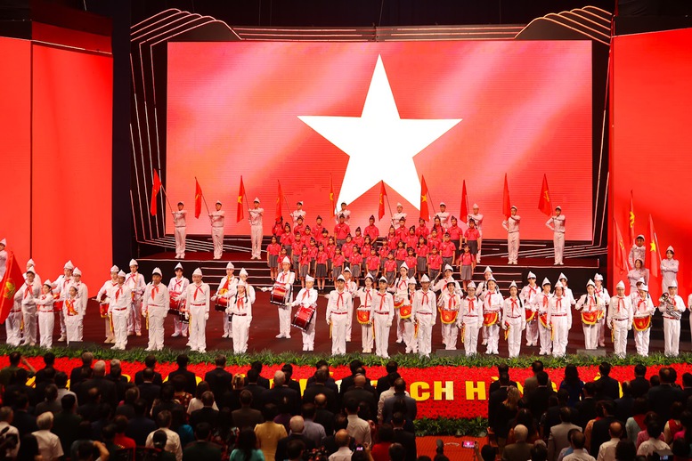 Nghi thức chào cờ tại buổi lễ - Ảnh: VGP