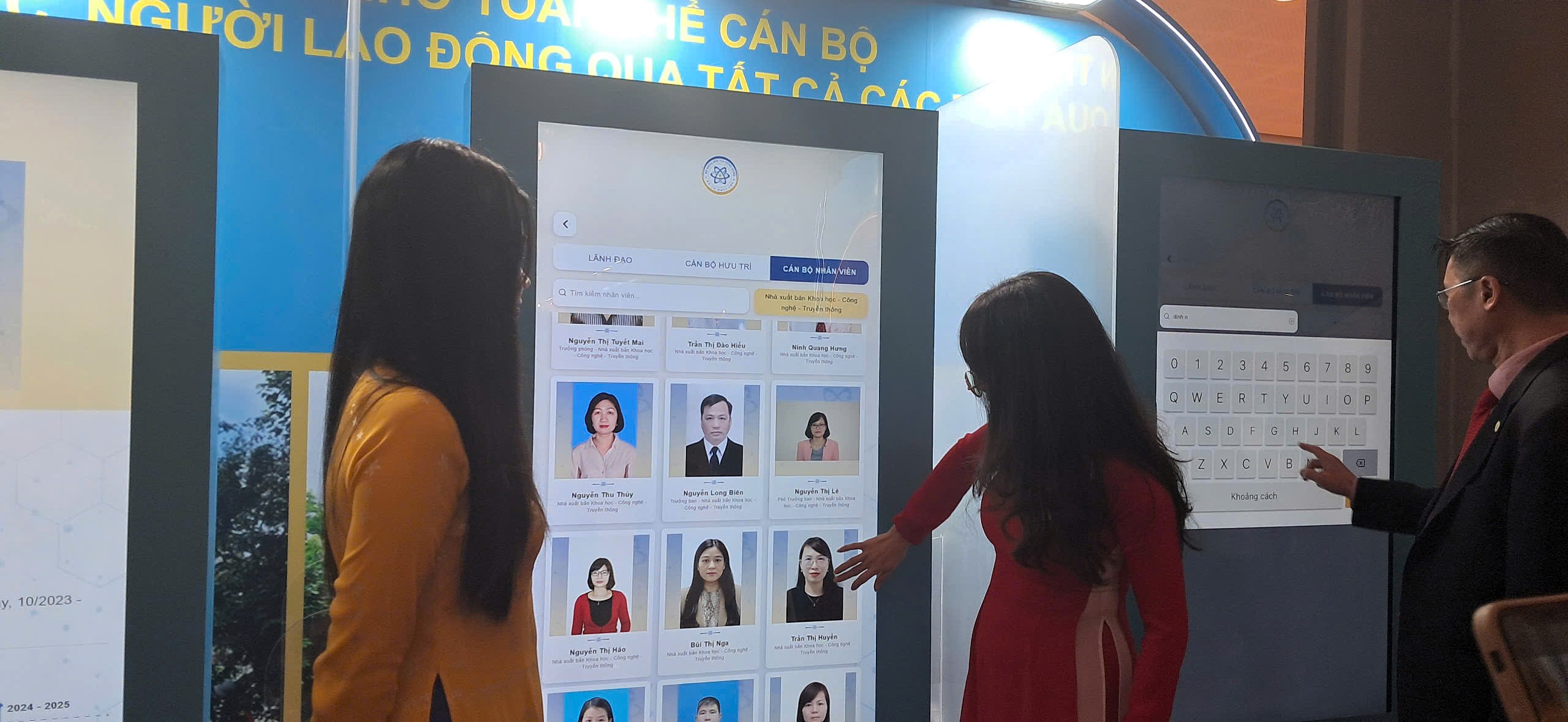 Bảo tàng số lưu trữ dữ liệu hơn 162.000 cán bộ ngành bưu chính, viễn thông và khoa học công nghệ qua các thời kỳ; khách tham quan có thể trải nghiệm tìm kiếm tên, hình ảnh và tư liệu trực tuyến.