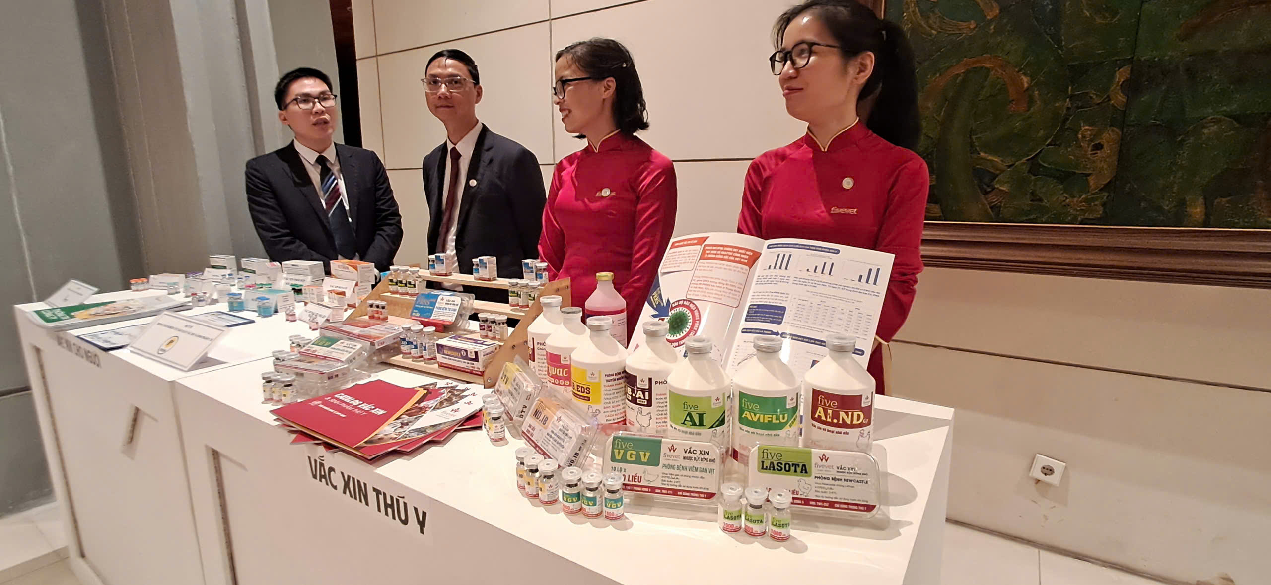 Hàng chục loại vaccine thú y (cho gia súc, gia cầm, thủy sản...) và vaccine cho người (sởi, viêm gan, viêm não, Covid-19...) đã được doanh nghiệp trong nước nghiên cứu, tiếp nhận chuyển giao công nghệ và sản xuất, góp phần bảo vệ sức khỏe cộng đồng, phát triển chăn nuôi bền vững và chủ động an ninh y tế quốc gia.