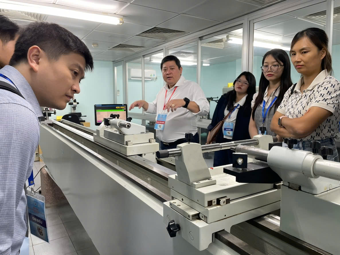 Mặc dù có tới 84% người được khảo sát từng được người thân khuyến khích làm việc trong khu vực công, chỉ có 20% xem đây là lựa chọn ưu tiên trong tương lai. Ảnh: Mỹ Hạnh