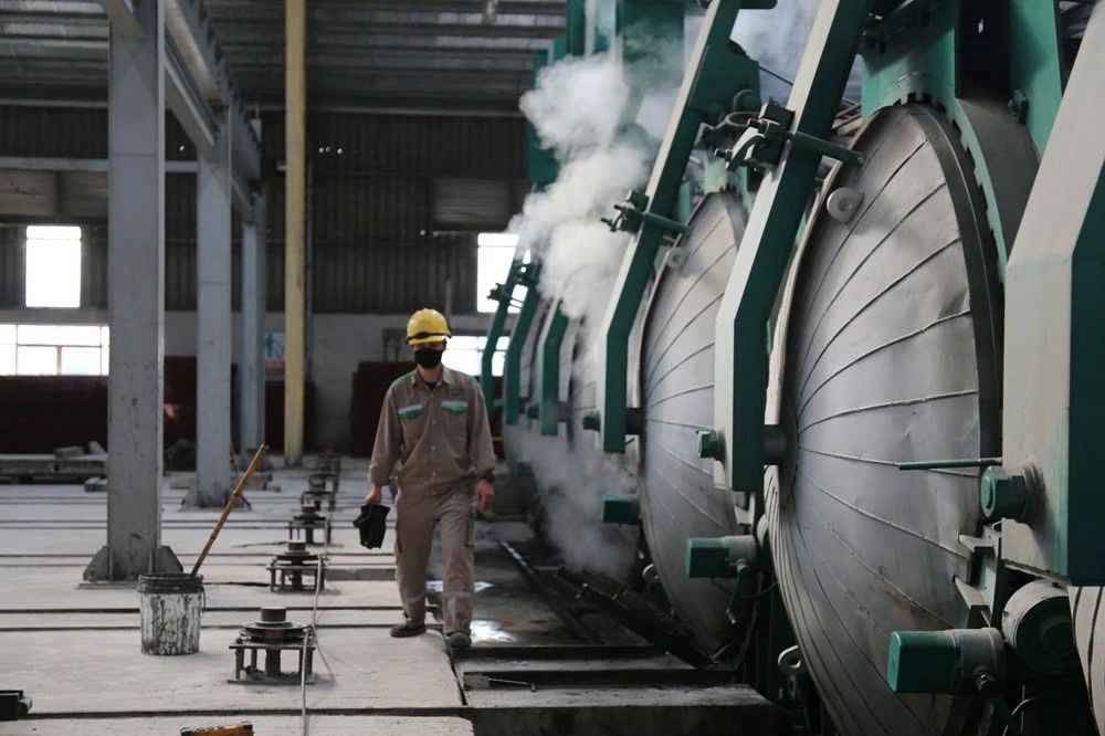 Nồi hơi chưng áp bê tông tại nhà máy của SCL ở Hải Phòng. Ảnh: Ngô Hà/KHPT