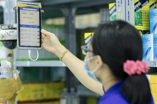 Cuộc đua trong ngành chăm sóc sức khỏe Việt Nam vì thế đã chuyển sang giai đoạn dữ liệu. Ai kiểm soát được mạng lưới điểm bán và kênh tiếp cận số - từ nhà thuốc, nền tảng phân phối đến ứng dụng sức khỏe - sẽ nắm lợi thế quyết định.