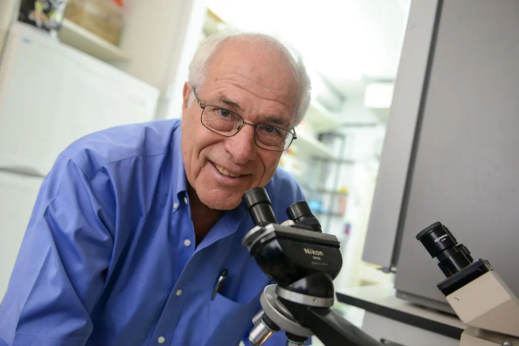 Zelig Eshhar (1941-2025) Nguồn: Viện Khoa học Weizmann