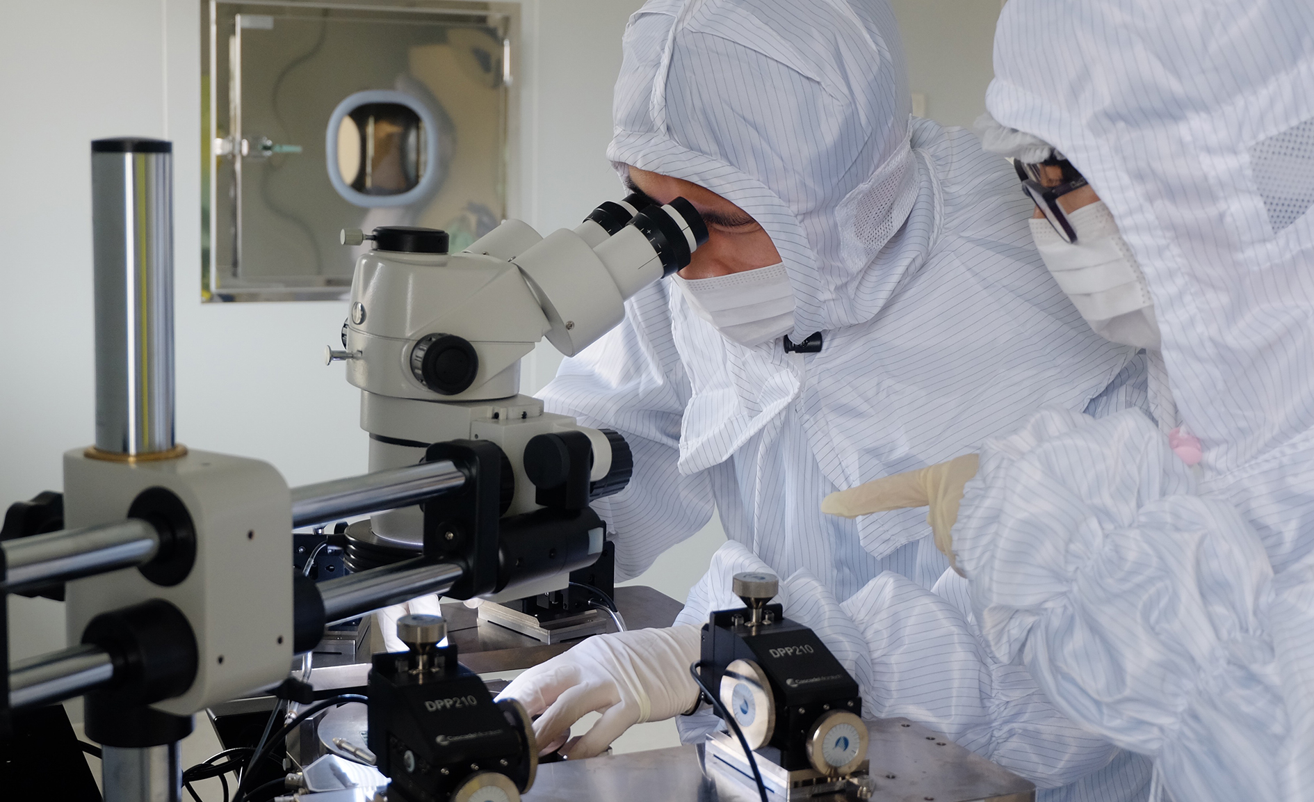 Phòng thí nghiệm Trung tâm Nano và năng lượng, ĐHQGHN. Ảnh: Hảo Linh