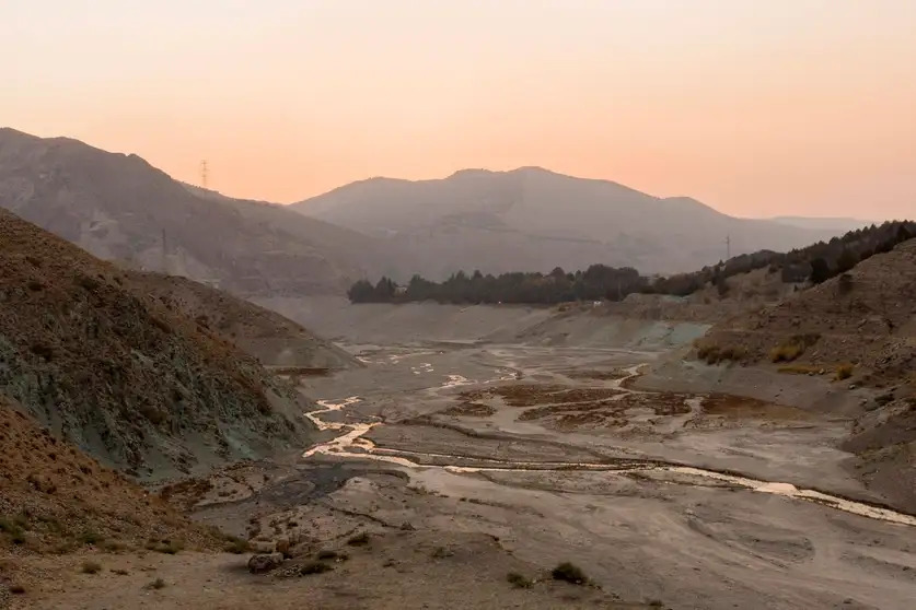 Một lòng sông khô cạn tại Tehran, Iran. Nguồn newscientist.com