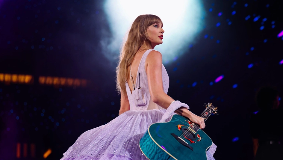 Nữ ca sỹ Taylor Swift biểu diễn trong chuyến lưu diễn Eras. Nguồn: Getty Images