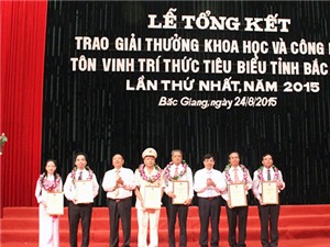 Bắc Giang: 17 công trình khoa học và công nghệ được trao giải thưởng