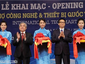 Hơn 326 tỷ đồng được ký ngay trong tối khai mạc Techmart 2015