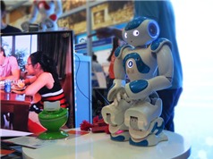 Robot "trợ lý gia đình" Rogo xuất hiện tại Techmart 2015