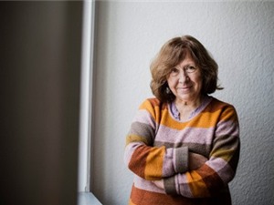 Nhà báo Belarus đoạt Nobel Văn chương 2015