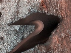Kỳ lạ đụn cát hình đỉa trên sao Hỏa