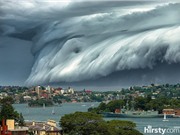 Mây "sóng thần" bao phủ bầu trời Sydney